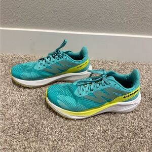 Salomon Women's Teal and Yellow Athletic Shoes